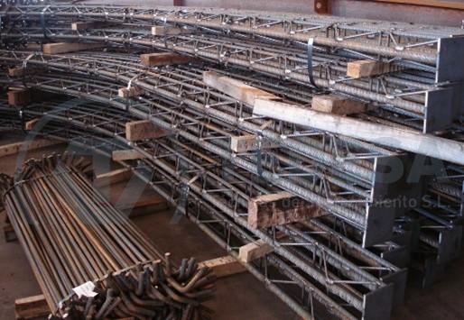 Lightweight lattice girders in factory