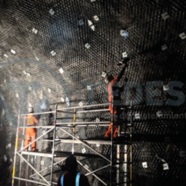 Mesh fastening with bolts in tunnels
